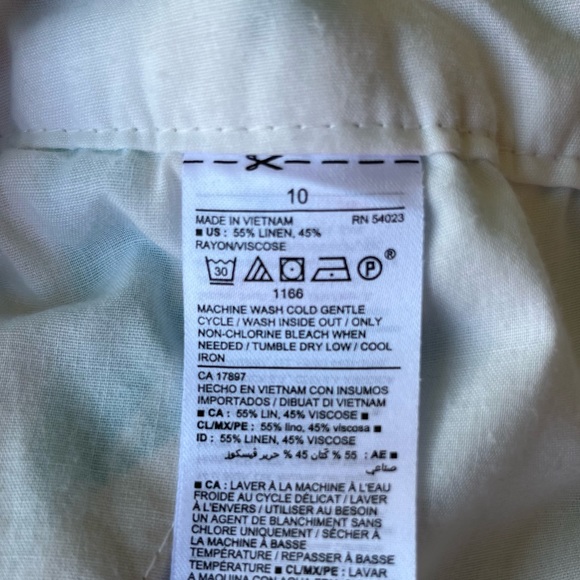 •Old Navy• Striped Linen Blend Everyday Shorts - Size 10 - Picture 5 of 6